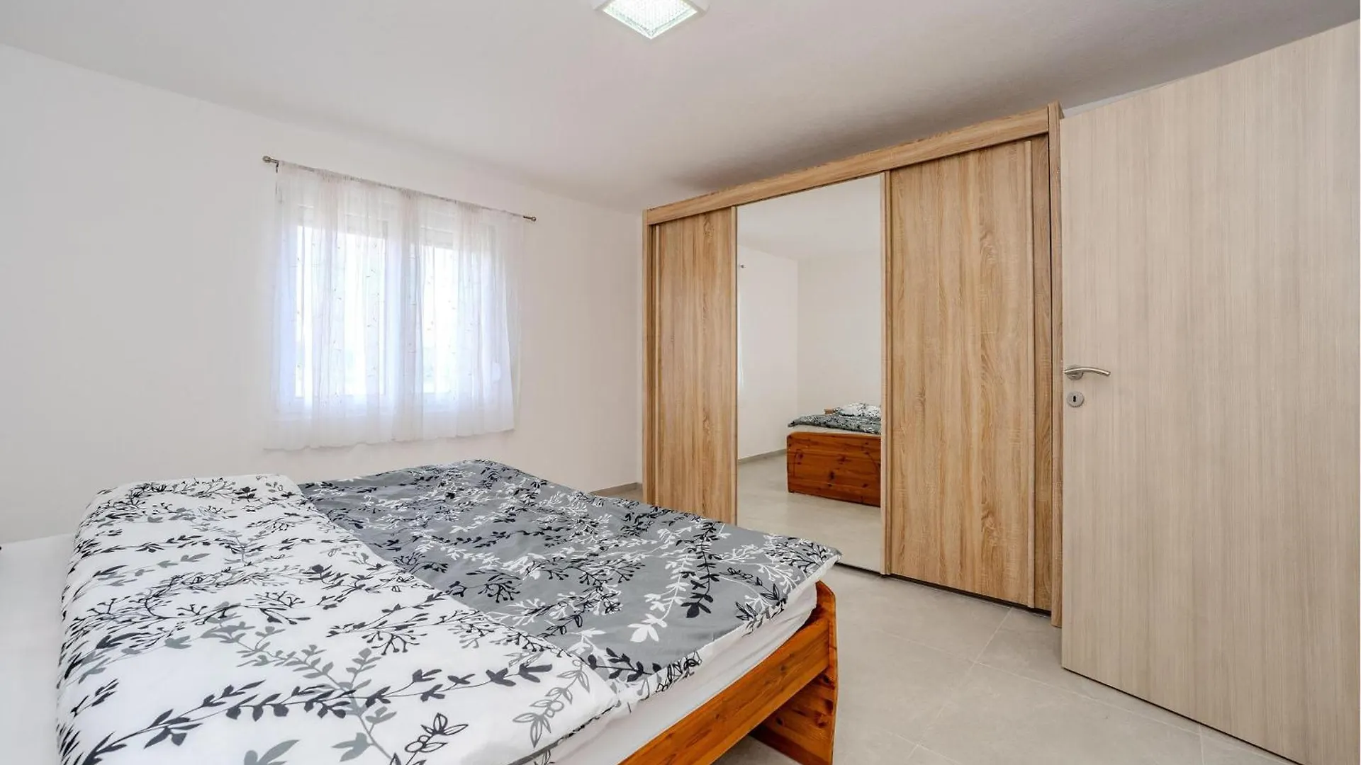 Beautiful Home In Karin With Heated Swimming Pool Nadin 0*,