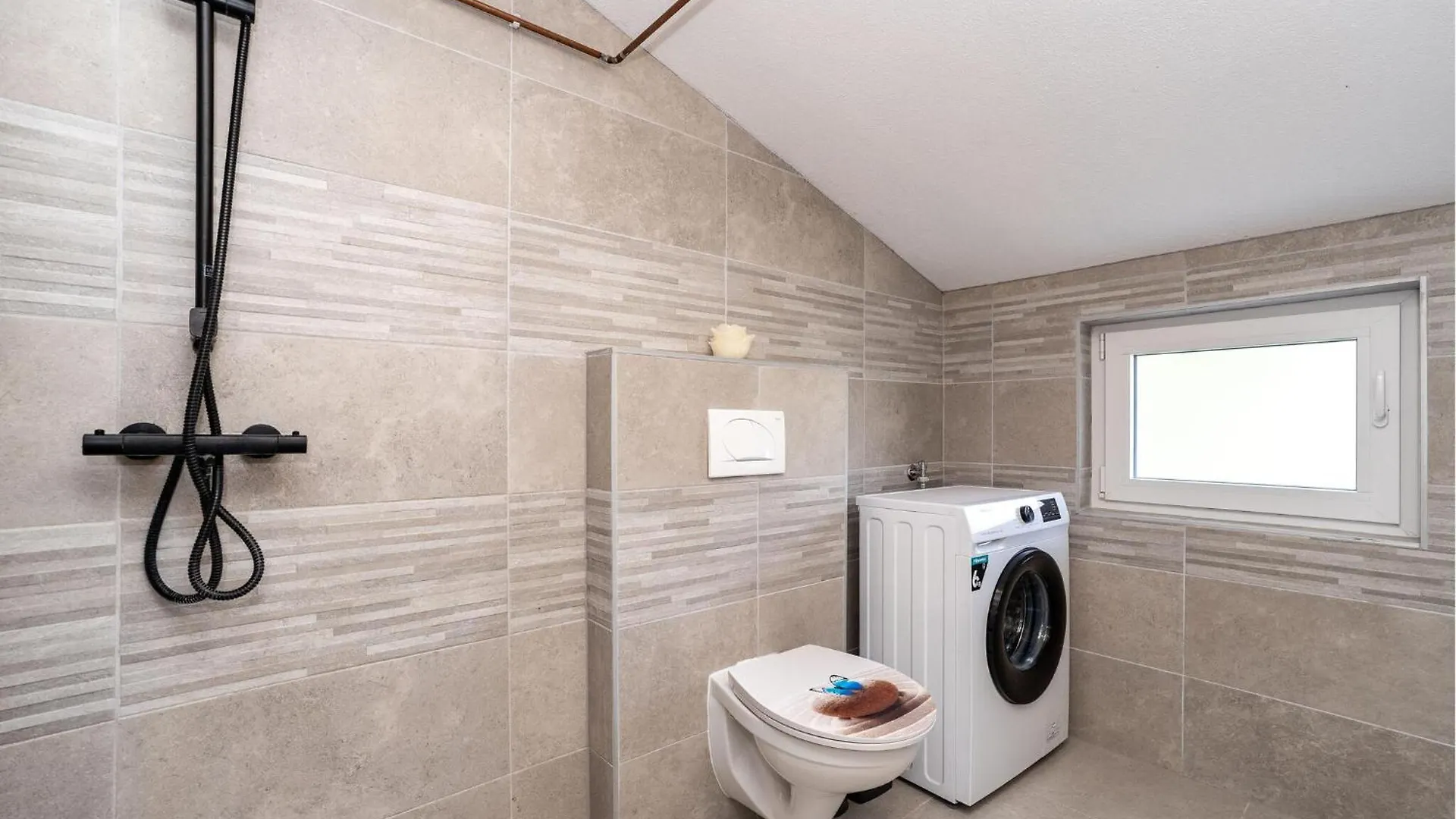 Beautiful Home In Karin With Heated Swimming Pool Nadin