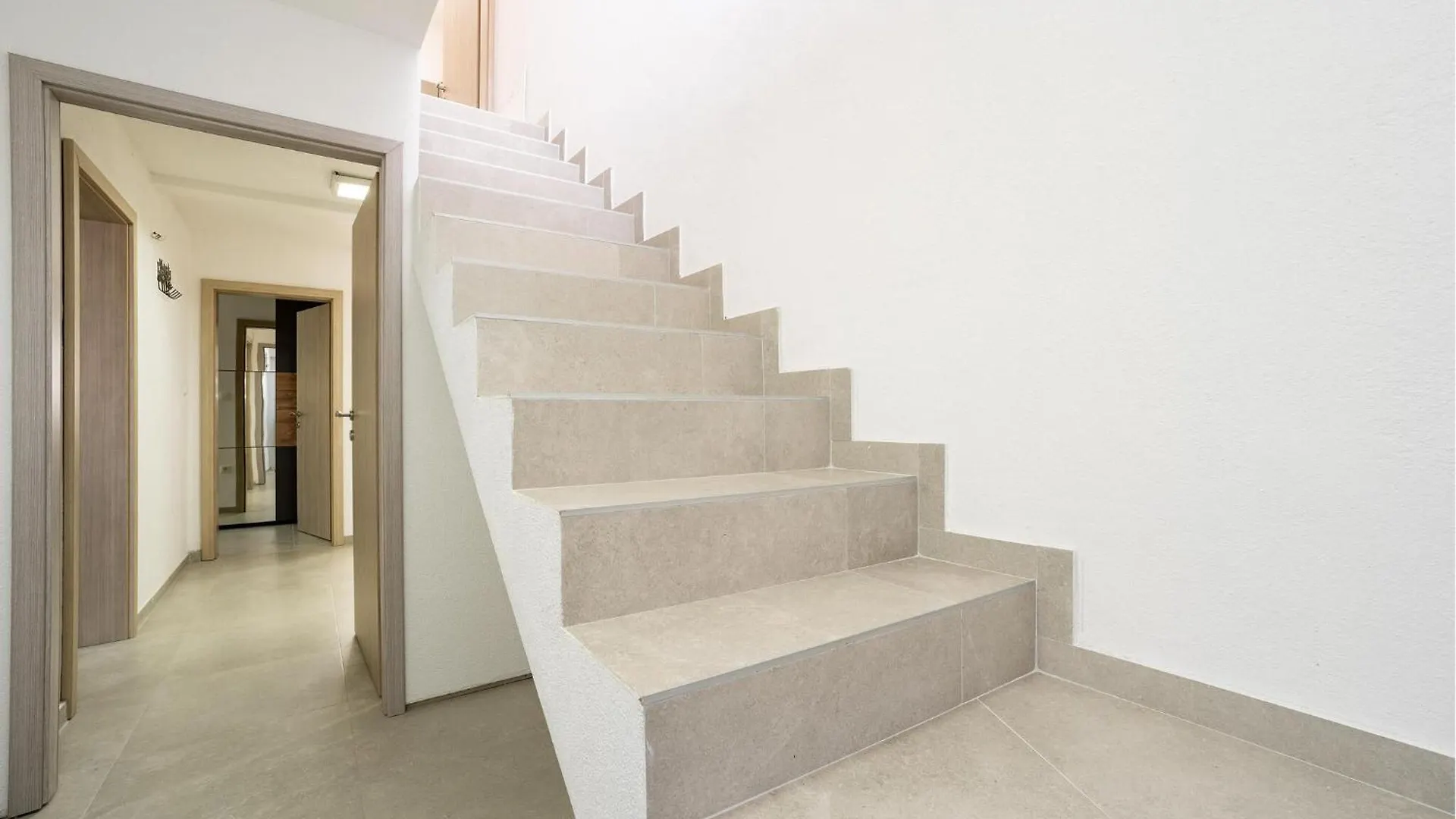 Beautiful Home In Karin With Heated Swimming Pool Nadin